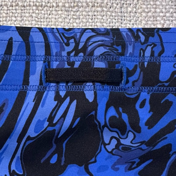 New LULULEMON Fast and Free 6" Short Flower Meld Galactic Cobalt Pockets Women 4 - Picture 5 of 16